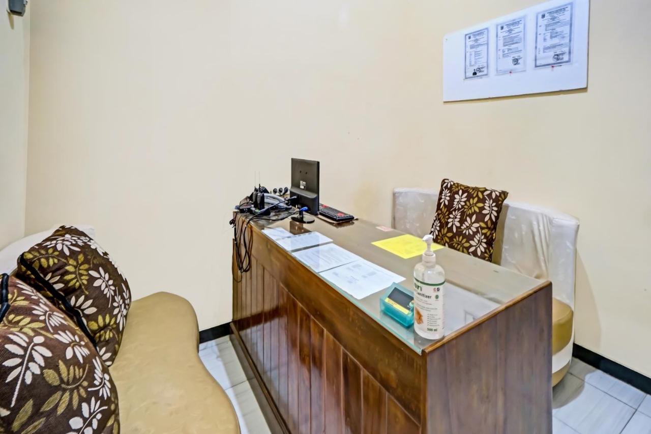 Oyo 3298 Bromo Guest House Family Malang Esterno foto