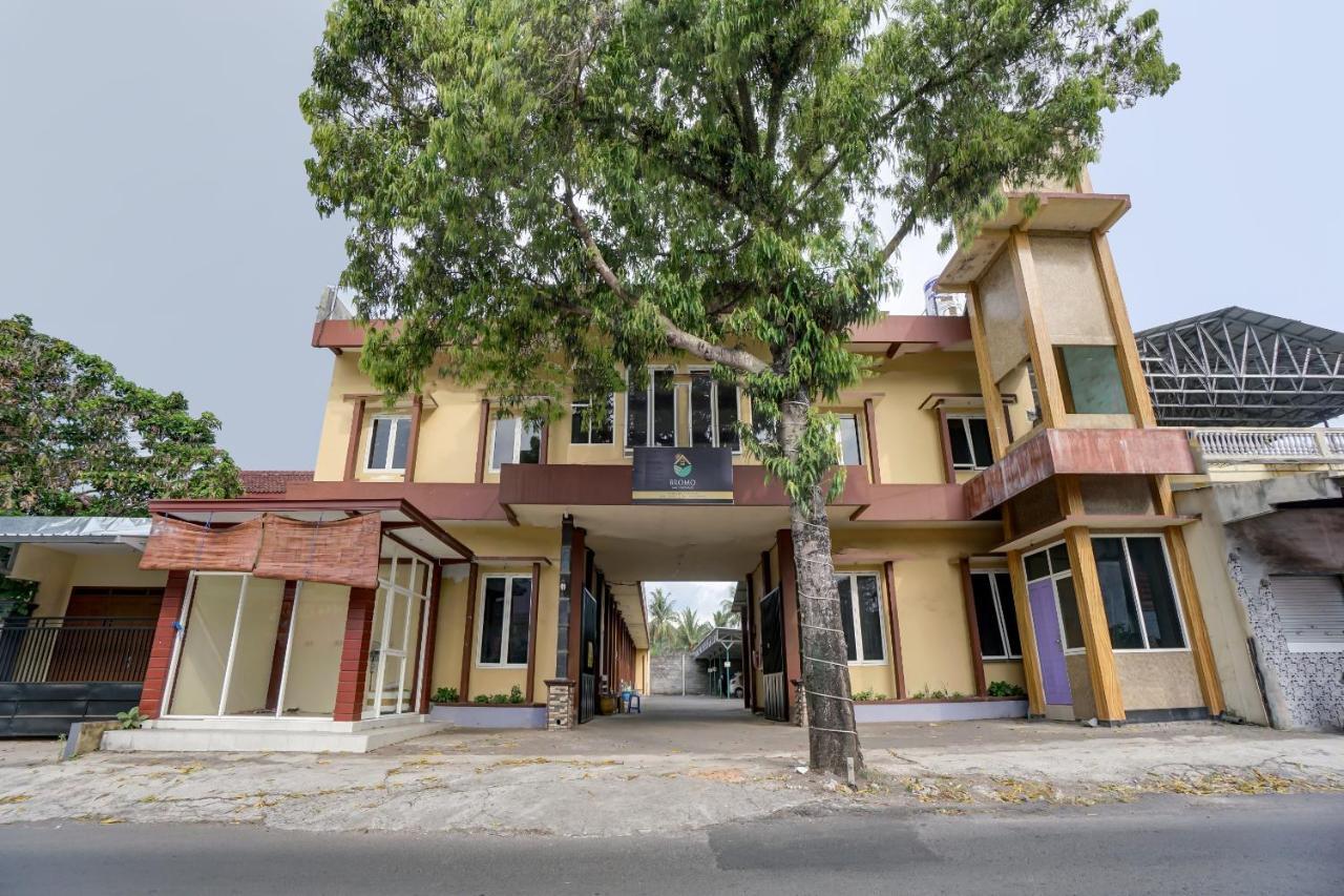 Oyo 3298 Bromo Guest House Family Malang Esterno foto